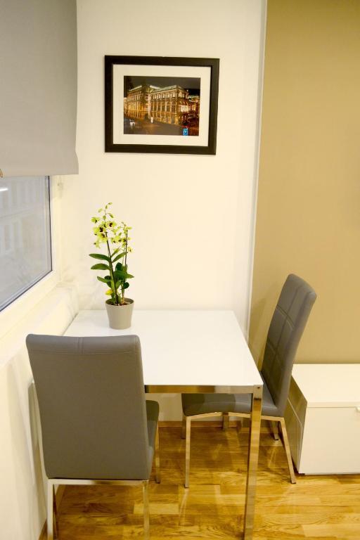 Vienna Inn Apartments 2*