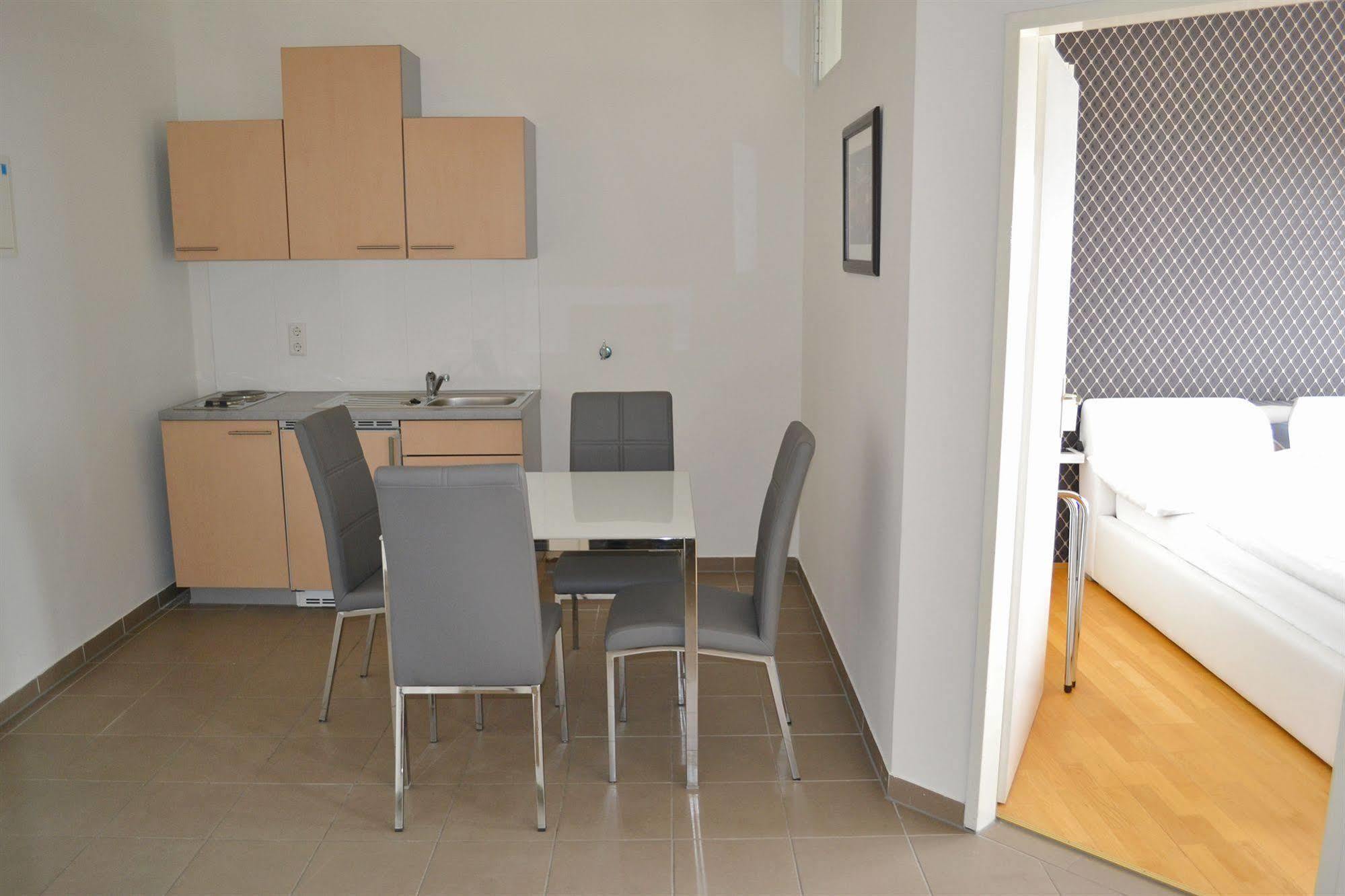 Vienna Inn Apartments